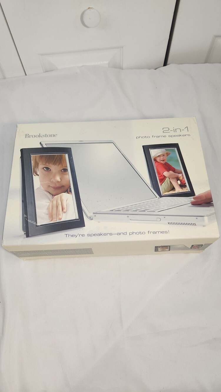 Brookstone 2-in-1 Photo Frame Speakers Set of 2 for 4x6 Photos